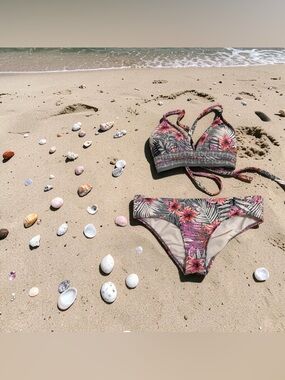 Xhilaration Pink and Navy Floral Bikini Top